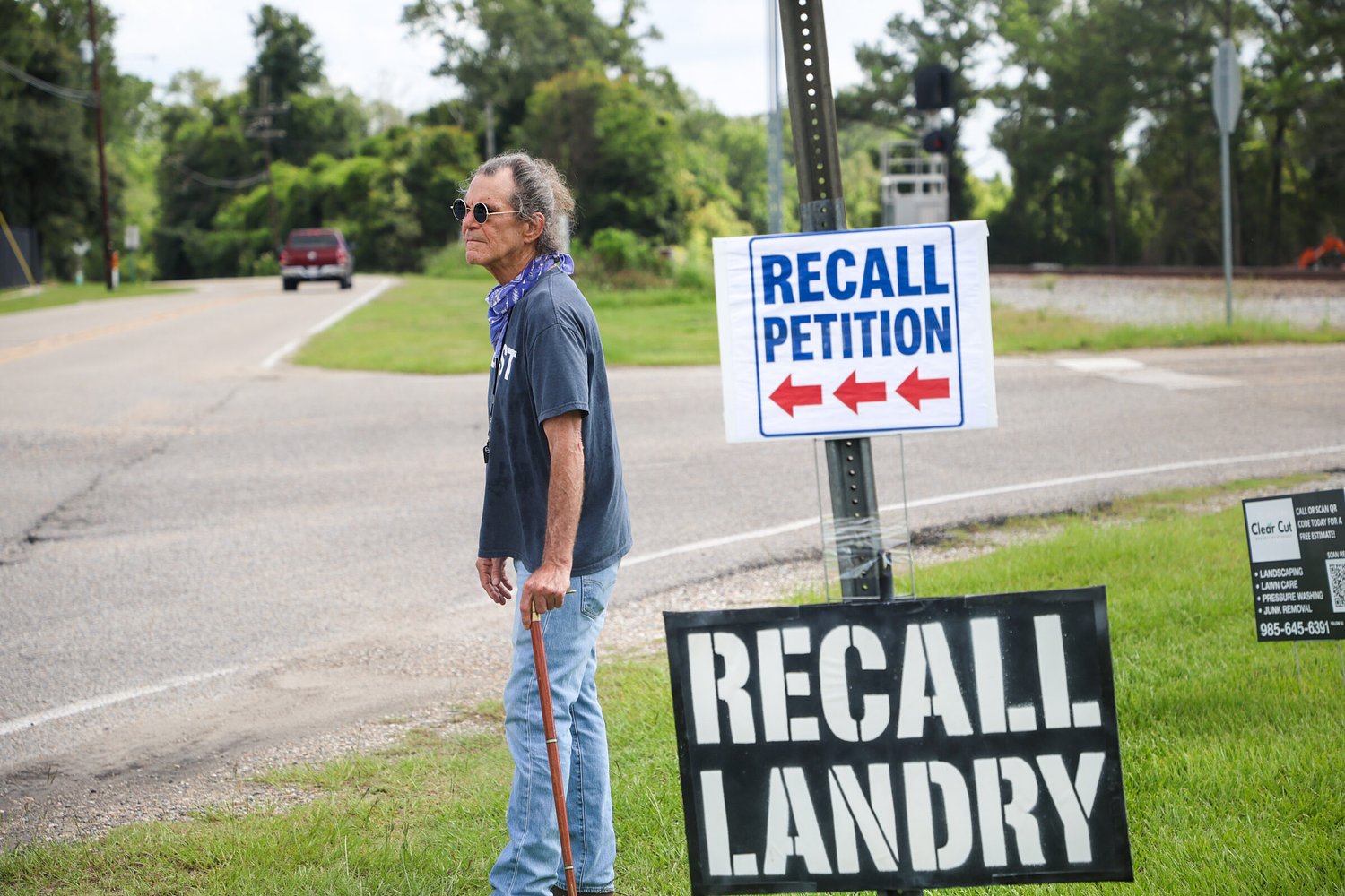 Months after aggressive law enforcement response, anti-Trump group returns to Pearl River