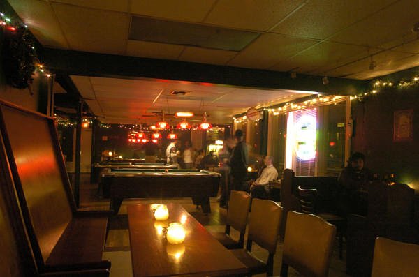 Montrose mainstay Cecil's Pub marks comeback after closing six months ago