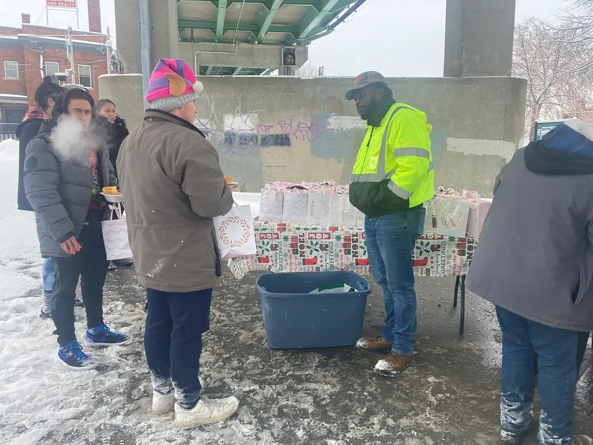 Bangor nonprofit hands out free food and clothes on Christmas