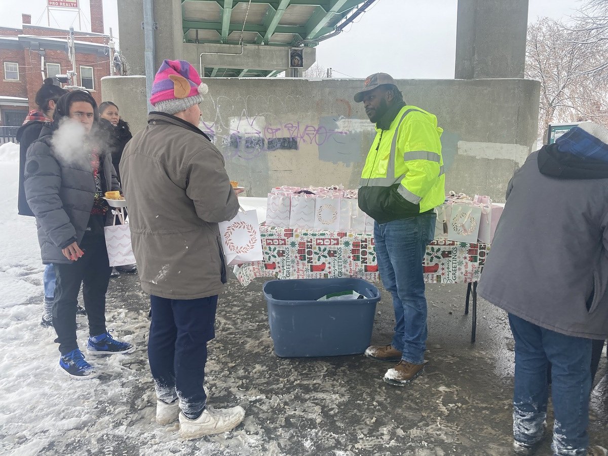 Bangor nonprofit hands out free food and clothes on Christmas