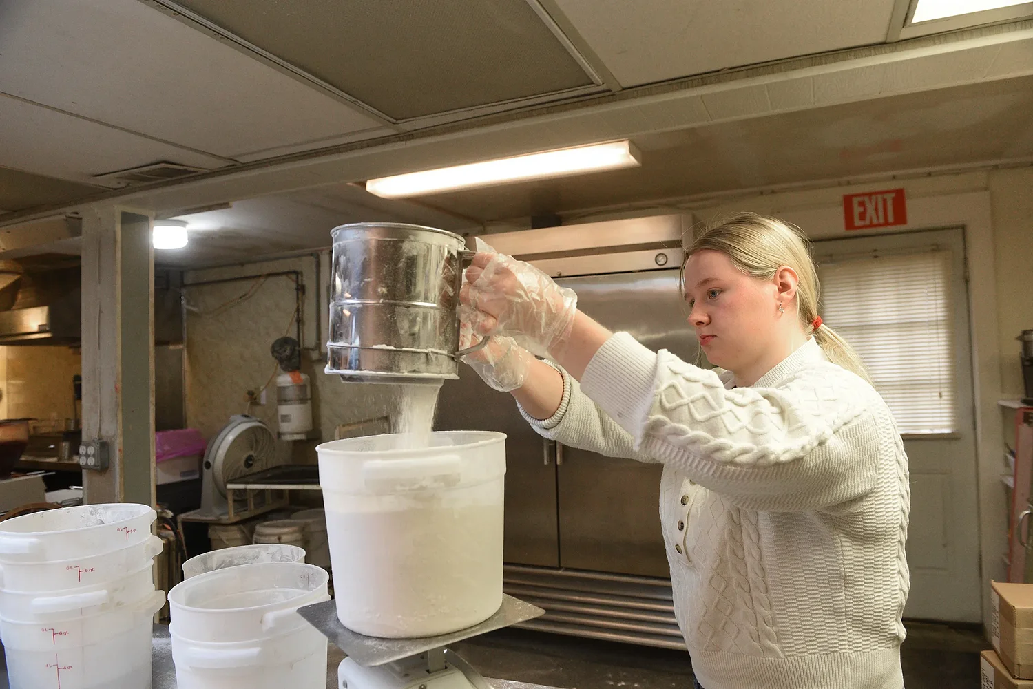 Son continues parents' legacy at Lebanon donut shop