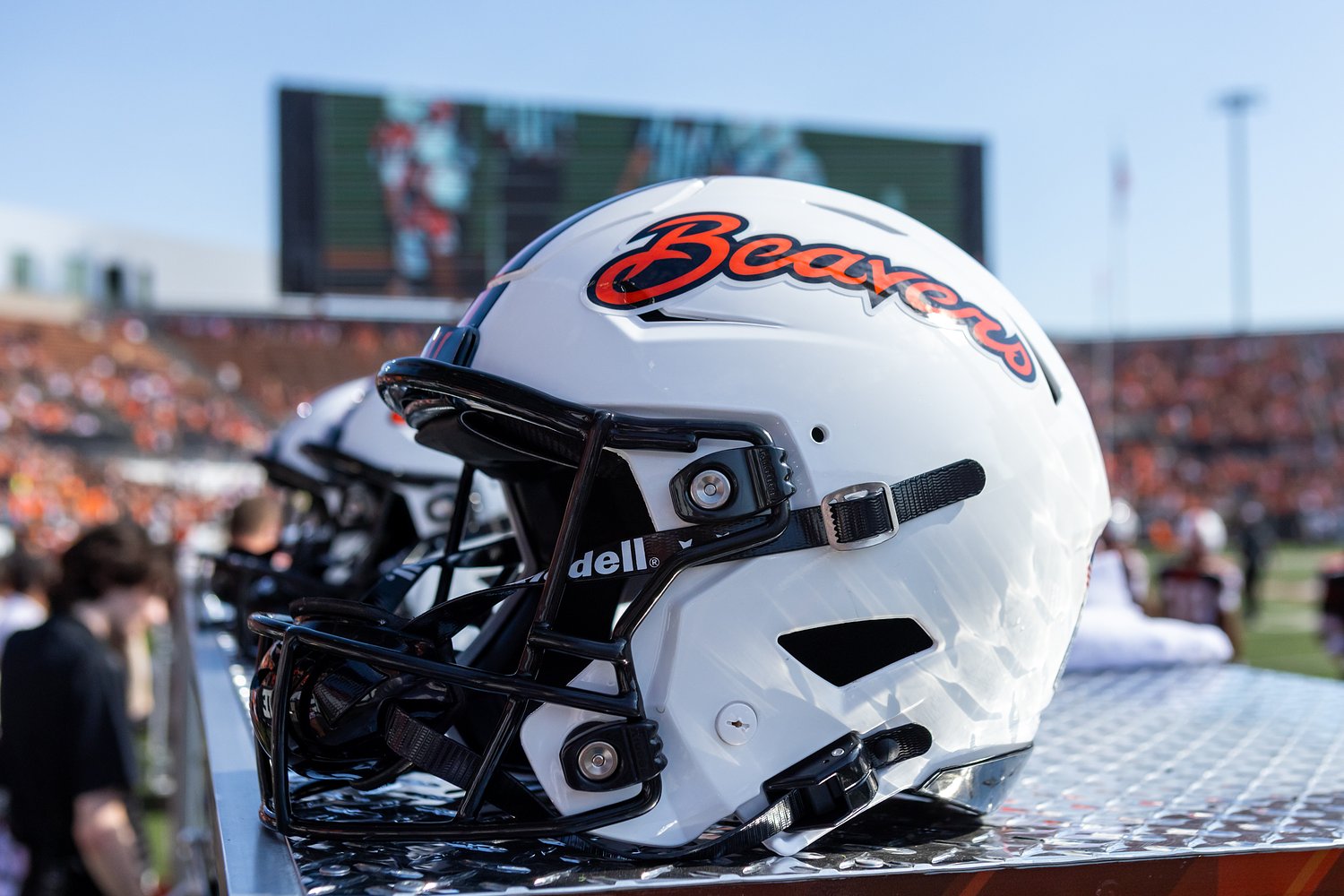 3-star quarterback commits to Oregon State over Michigan, UCF, UNLV