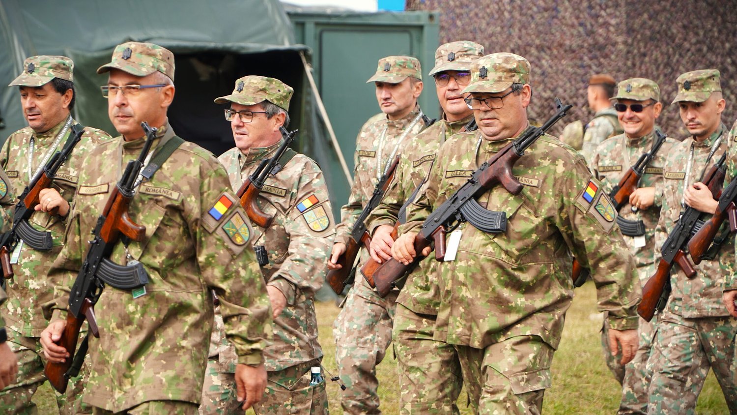 Înapoi în uniformă. Emoţia rezerviştilor din Sibiu, chemaţi la exerciţiul MOBEX 2025: ,,Am 58 de ani, dar lupt pentru ţară!”/ video reportaj