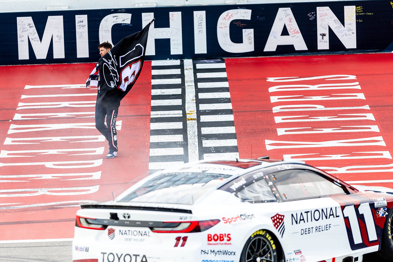 PHOTOS: Caution flags, Kyle Busch tributes and a Denny Hamlin comeback at FireKeepers Casino 400