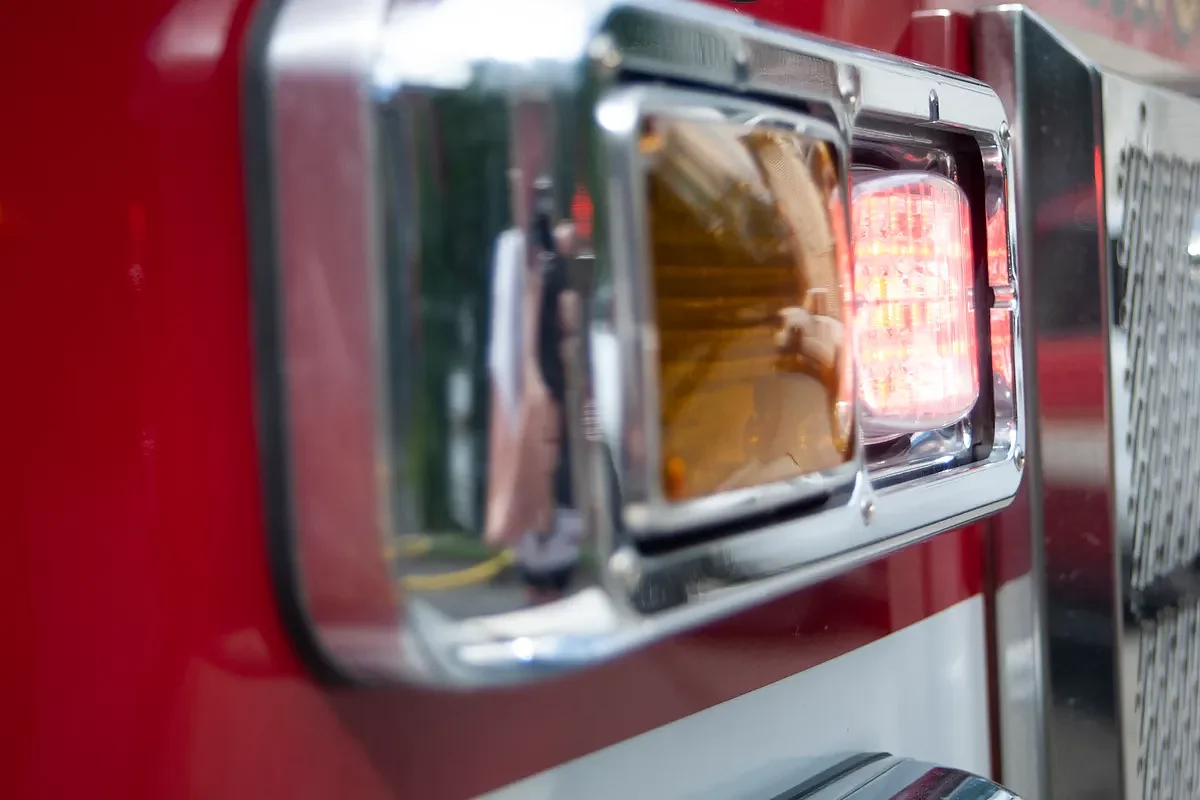 Sprinkler system stops Waterville apartment building fire