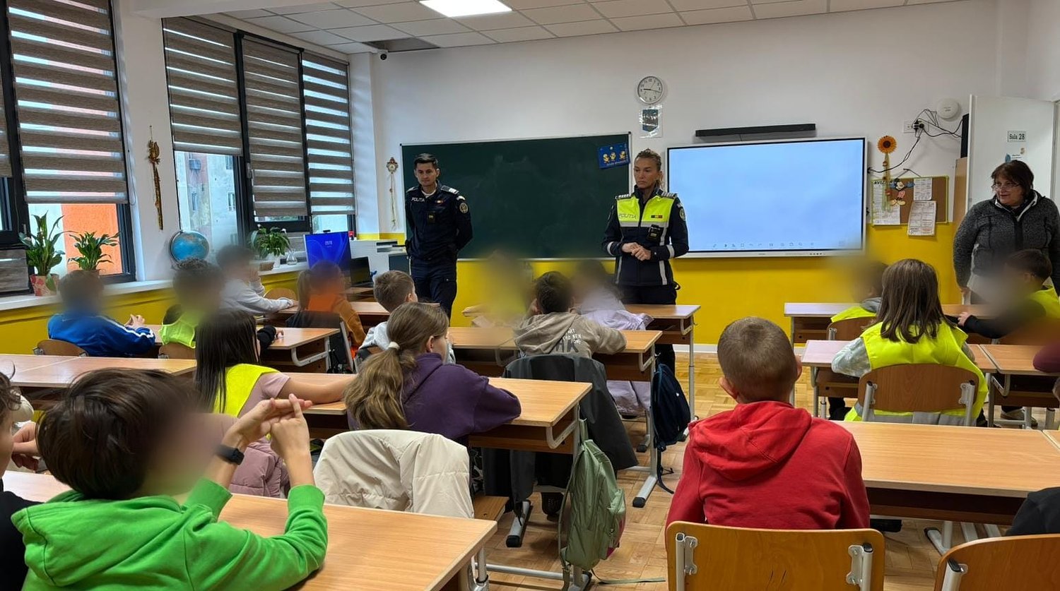 Siguranța copiilor în trafic: Polițiștii fac educație rutieră la Școala „Nicolae Iorga”