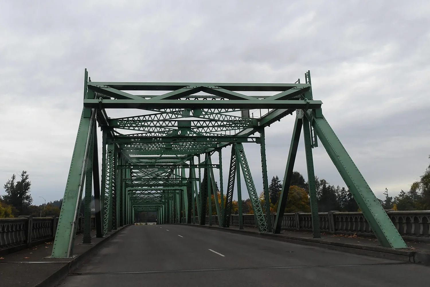 ODOT delays closure of Springfield Main Street bridge till after holidays 