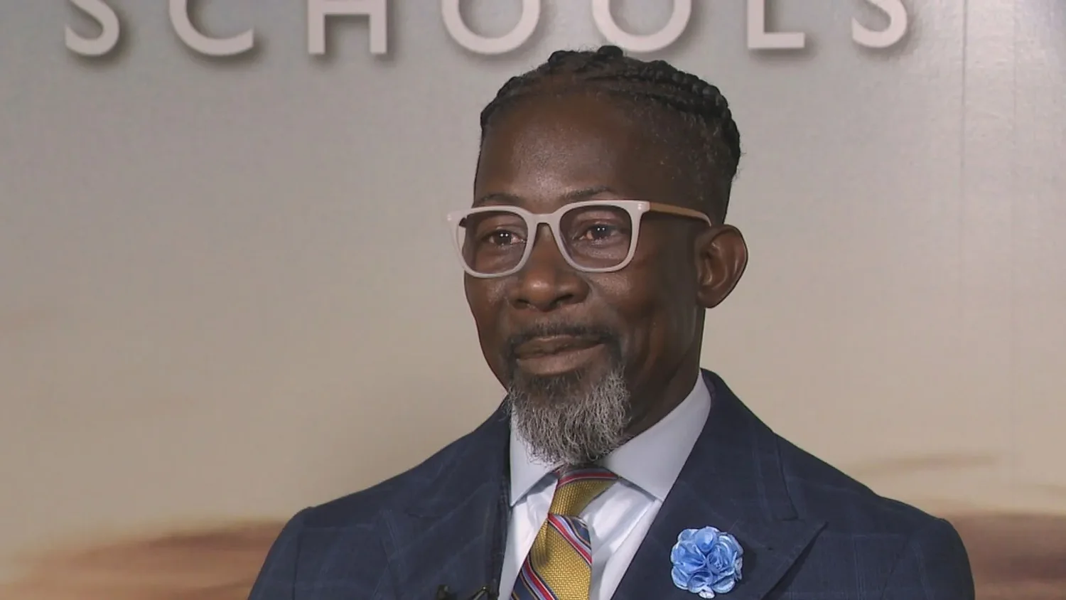 Former Iowa superintendent expected to plead guilty to falsely claiming US citizenship