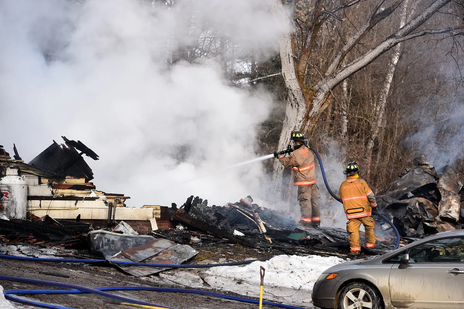 Wells River fire destroys home, displaces family of three