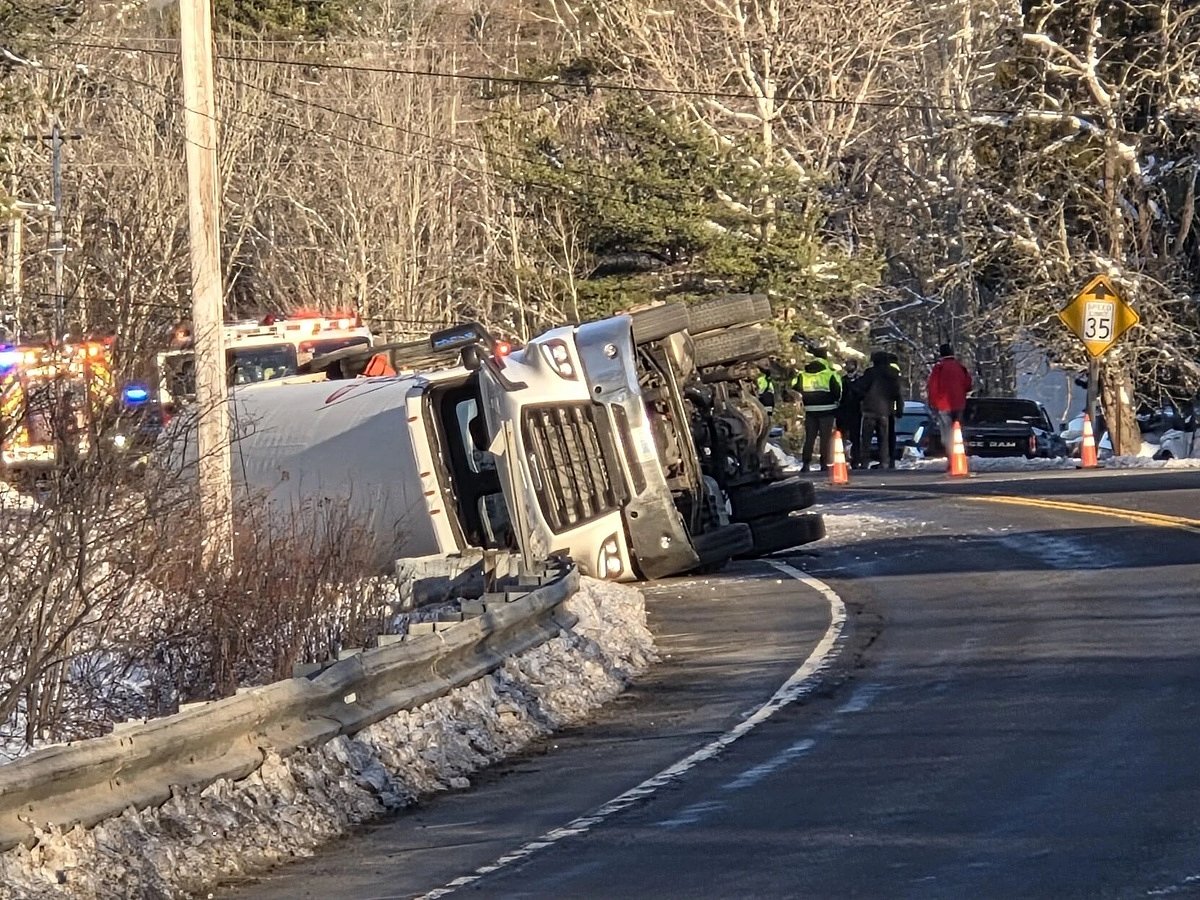 Tanker carrying liquid nitrogen crashes in Rockport
