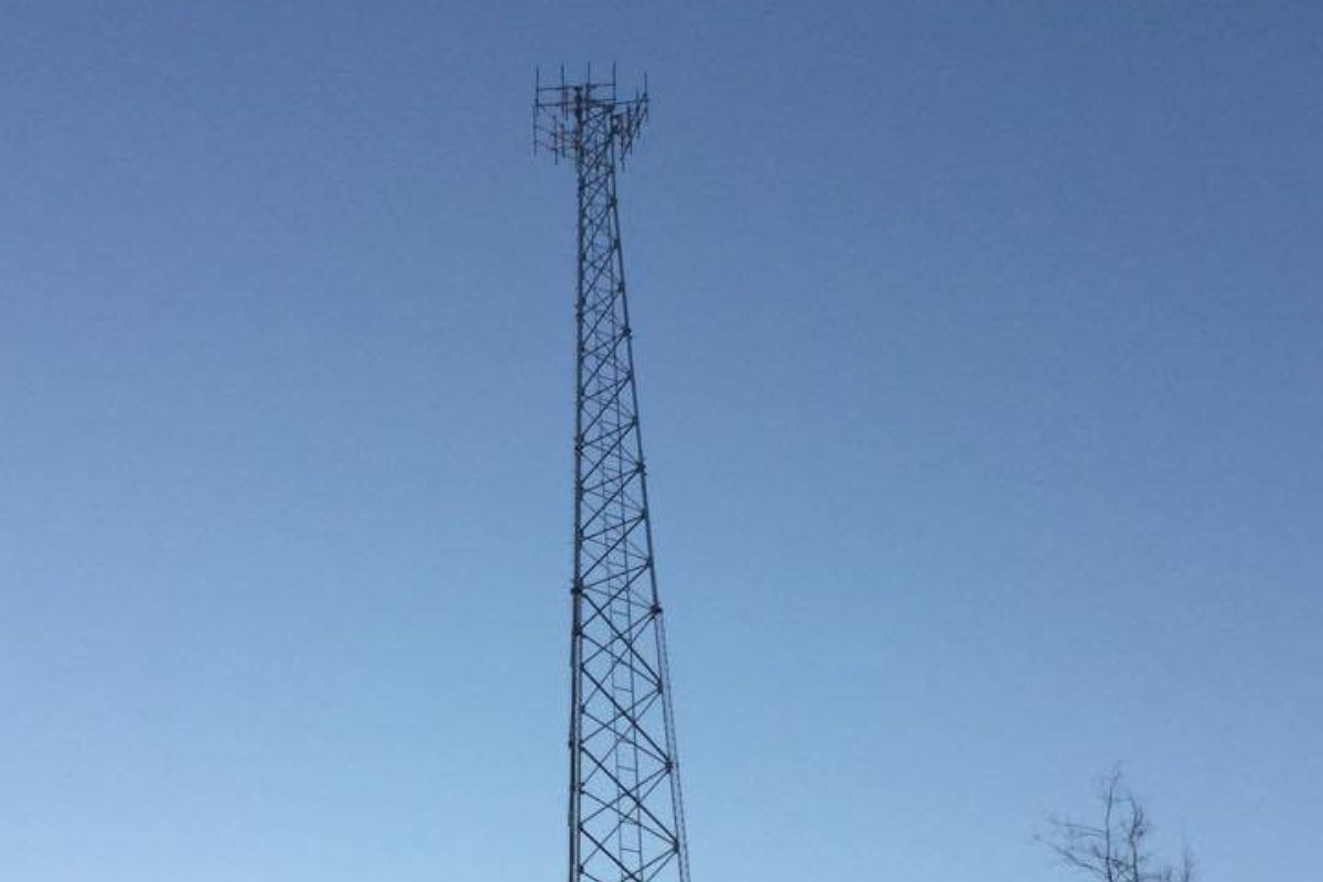 Midcoast town defends its decision to block a proposed cellphone tower