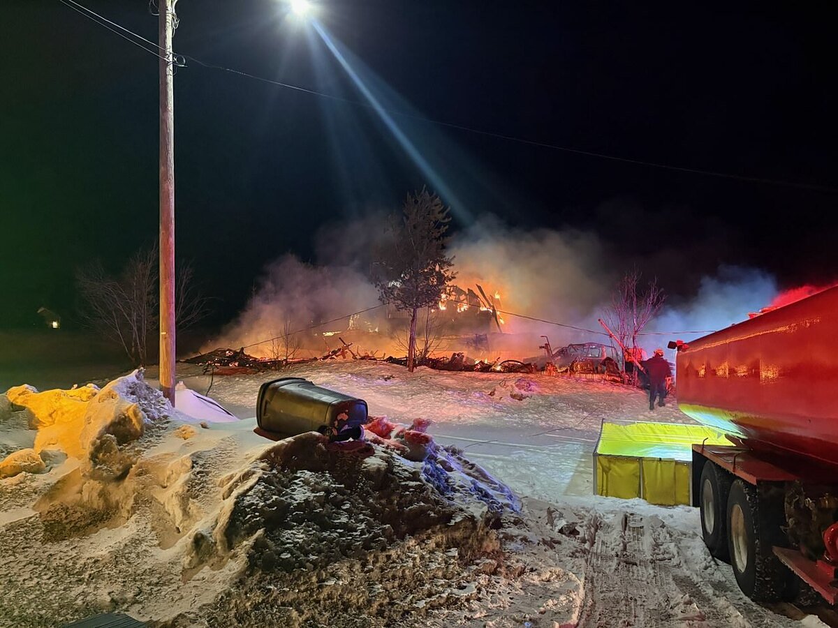 Fire destroys 2 barns in Aroostook