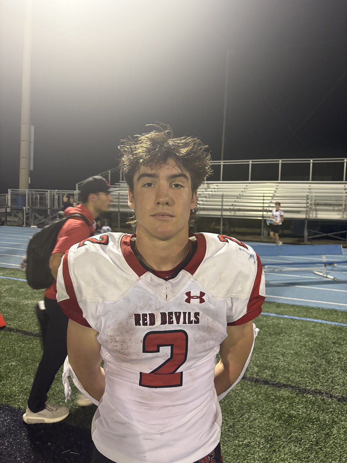 Patrick Connors shoulders the load for Hinsdale Central, scores 4 TDs in win at Downers Grove South