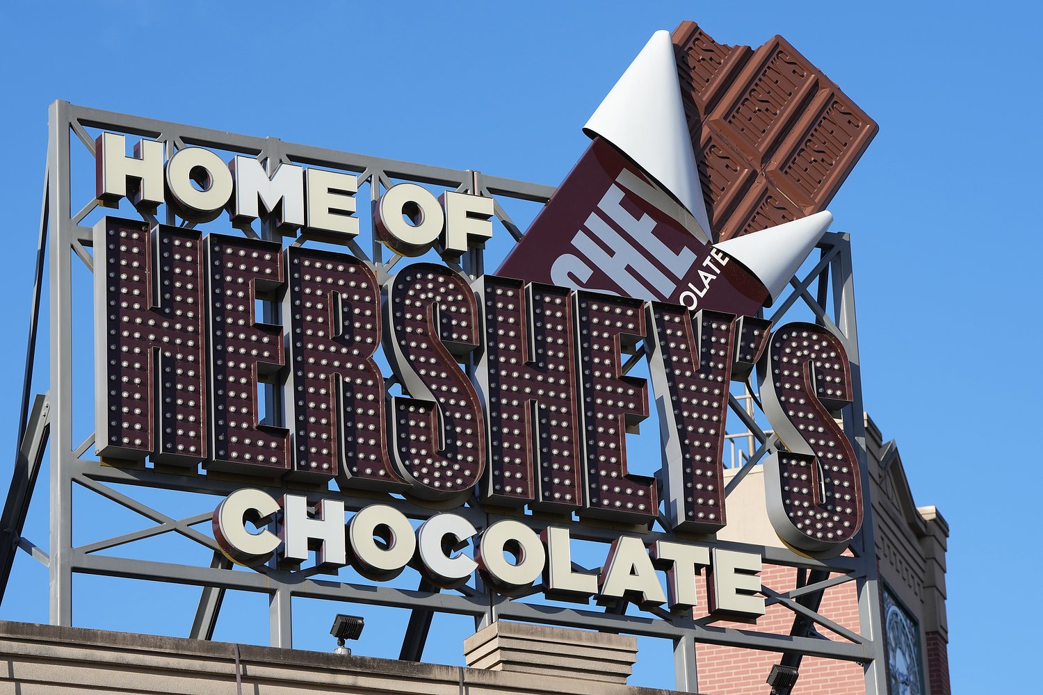 Hersheypark union workers reject tentative agreement with company, vote in favor of strike