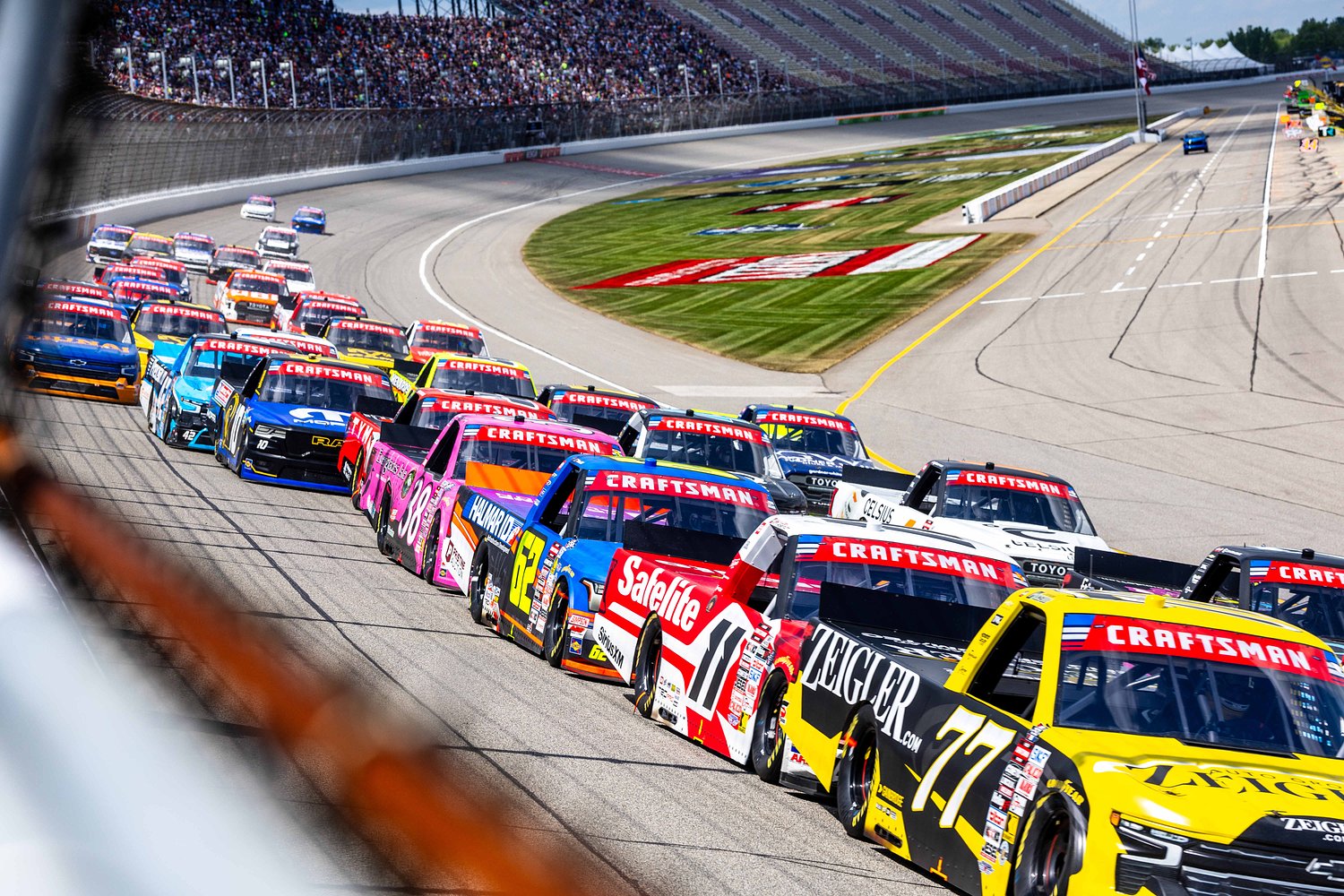 What’s it like covering NASCAR as a photojournalist? Video shows behind-the-scenes look