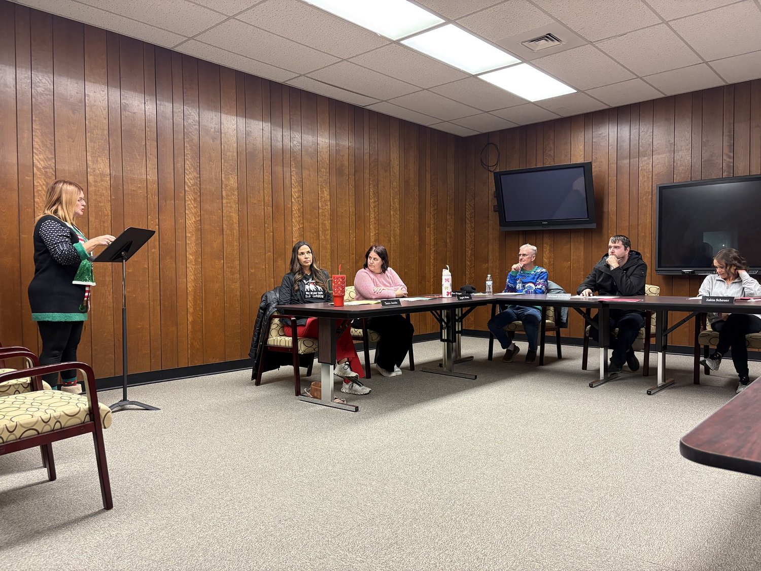 Streator board accepts resignation of Northlawn Junior High principal Karen Brennan
