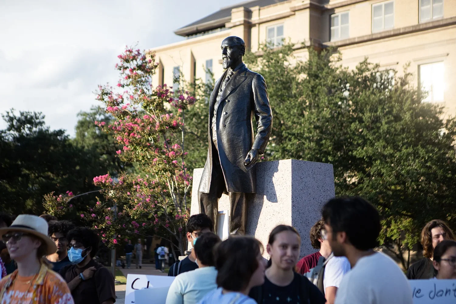 Texas A&M System to vote on requiring prior approval for lessons that advocate “race and gender ideology”