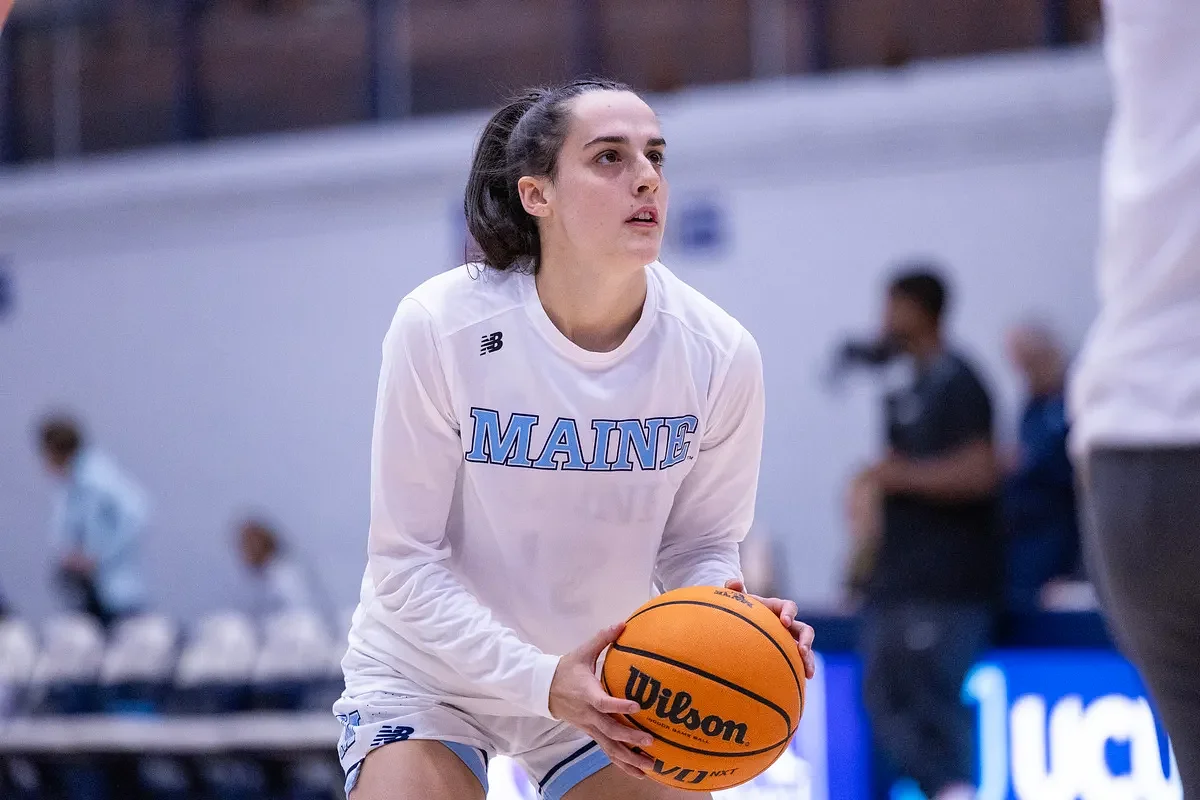 Rare moment features 5 basketball players from Maine on Division I court at same time
