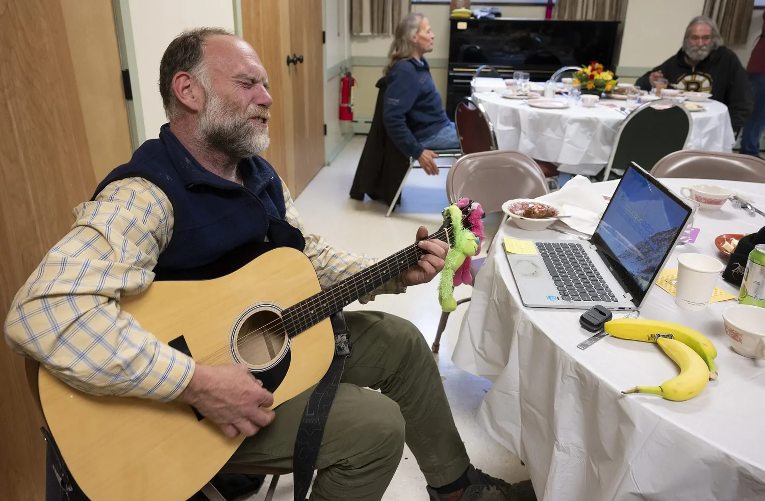 Photos: Manna serves up a day for thanks