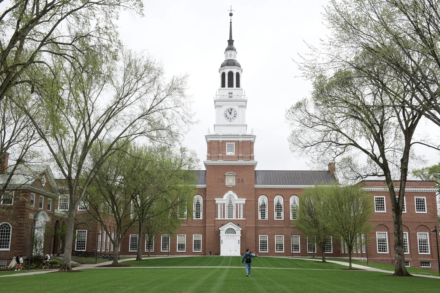 Dartmouth College admits 1,687 students for 2030 class