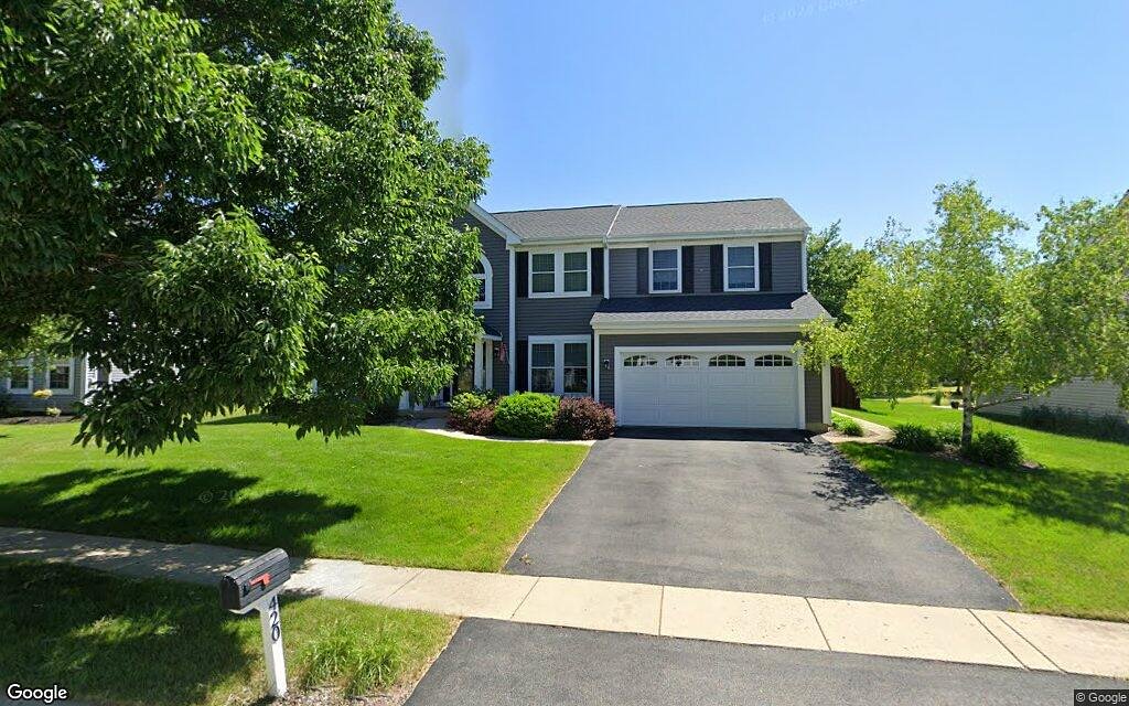 Single-family home sells in Oswego for $560,000