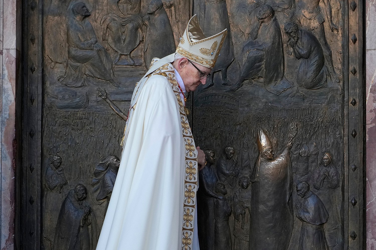 Jubilee Year ends as Pope Leo XIV closes Holy Door after historic Vatican transition