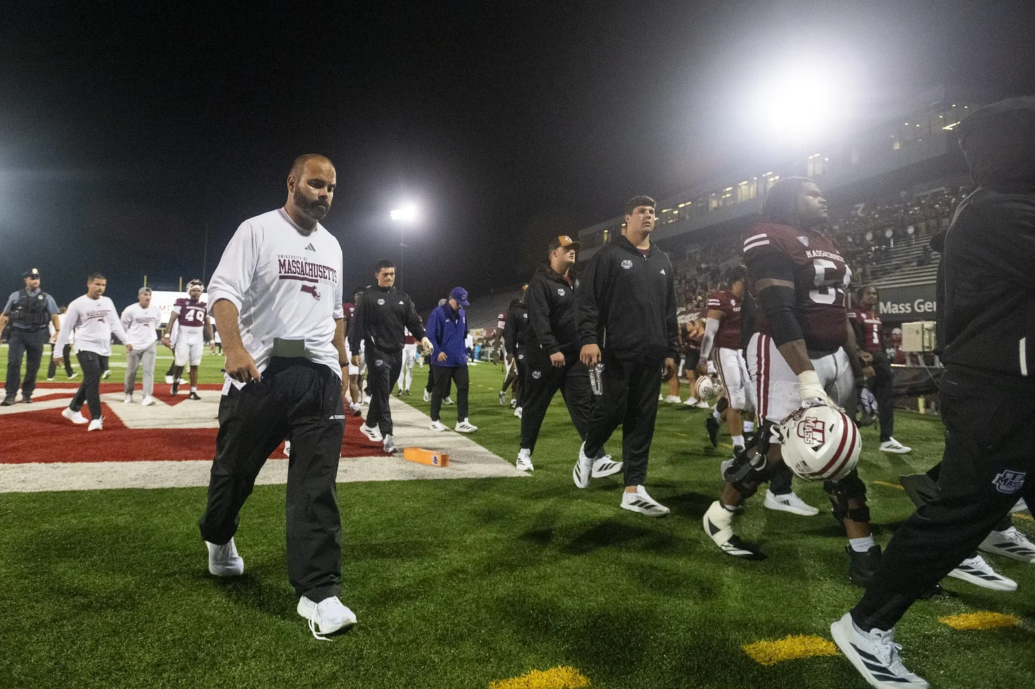 UMass football: Minutemen blow late lead to Buffalo, fall to 0-7