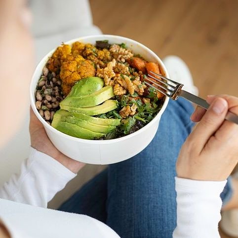 Power Up: The Best Daily Snacks for Athletes