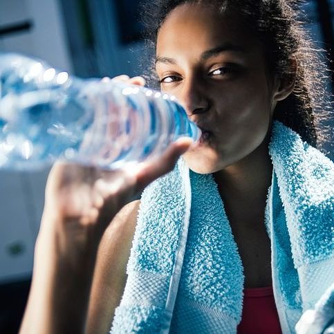 What are the best drinks and foods to hydrate?