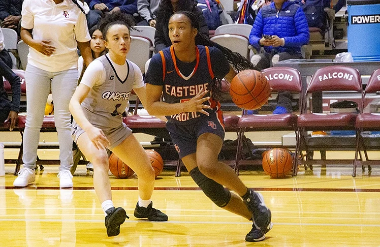 Eastside Catholic Rallies To Defeat Garfield And Claim Metro League Girls Basketball Title