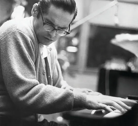 Electric Earth Concerts presents 'Kind of Blue' program with classical and jazz influences