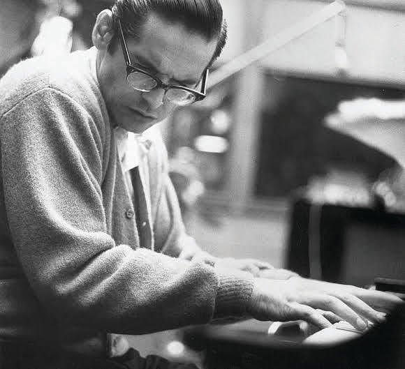 Electric Earth Concerts presents 'Kind of Blue' program with classical and jazz influences