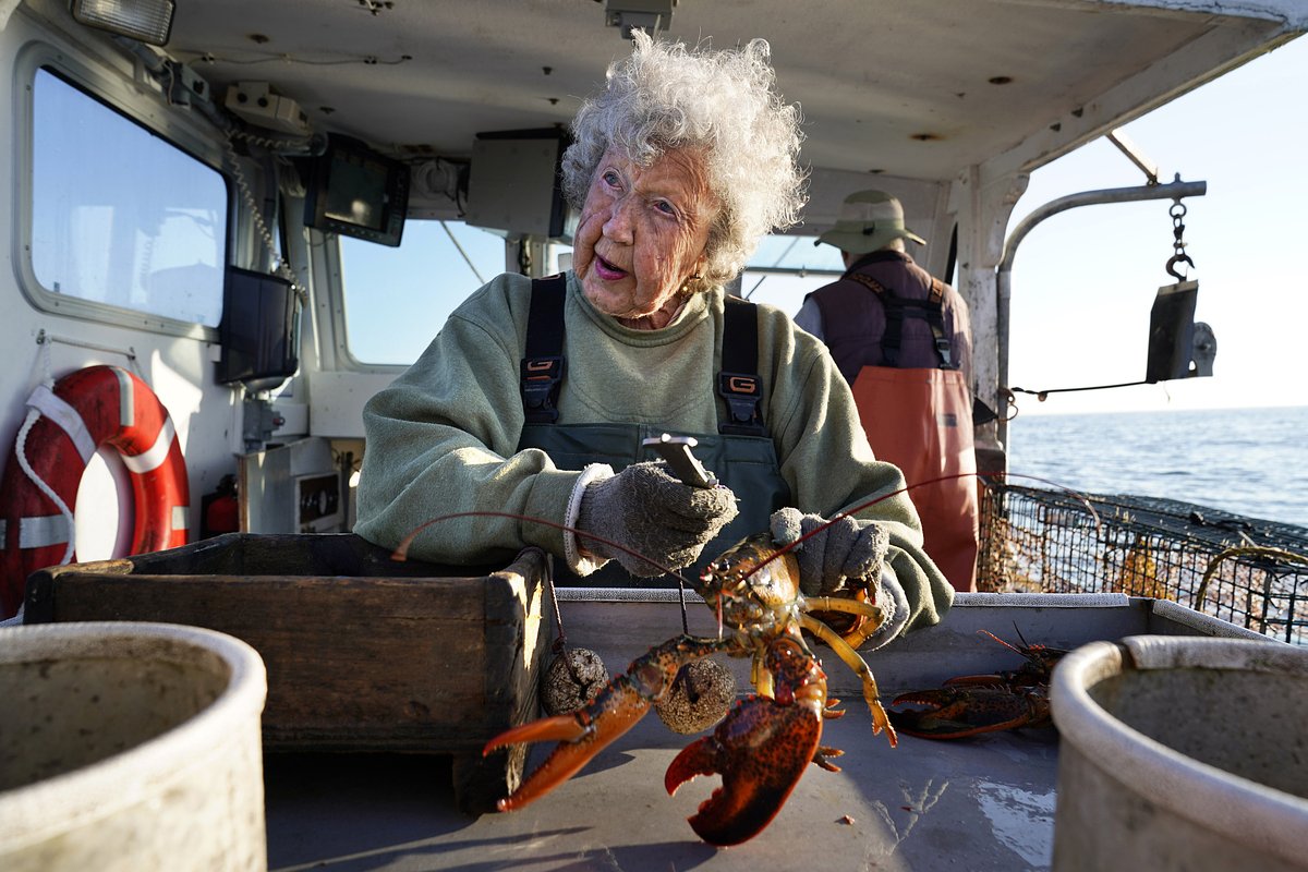 Maine's oldest lobster trapper has died