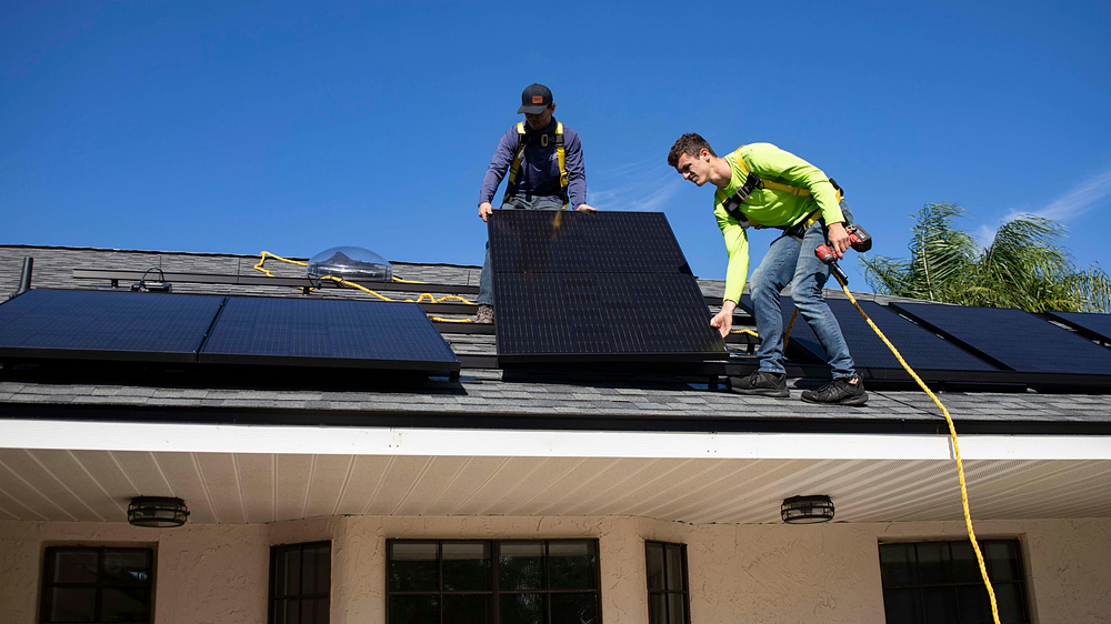 Hey Homeowners! Is Rooftop Solar Right for You?