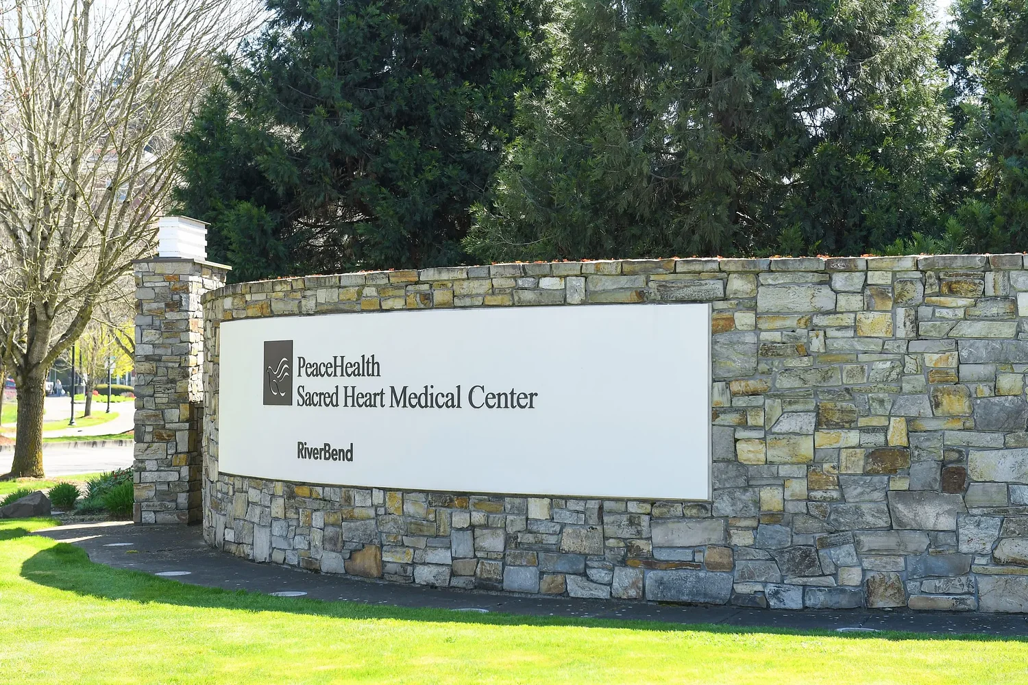 PeaceHealth asks judge to toss out lawsuit over ER contract