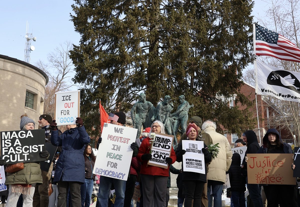 More than 100 protestors rally against ICE in Bangor after Minnesota killing