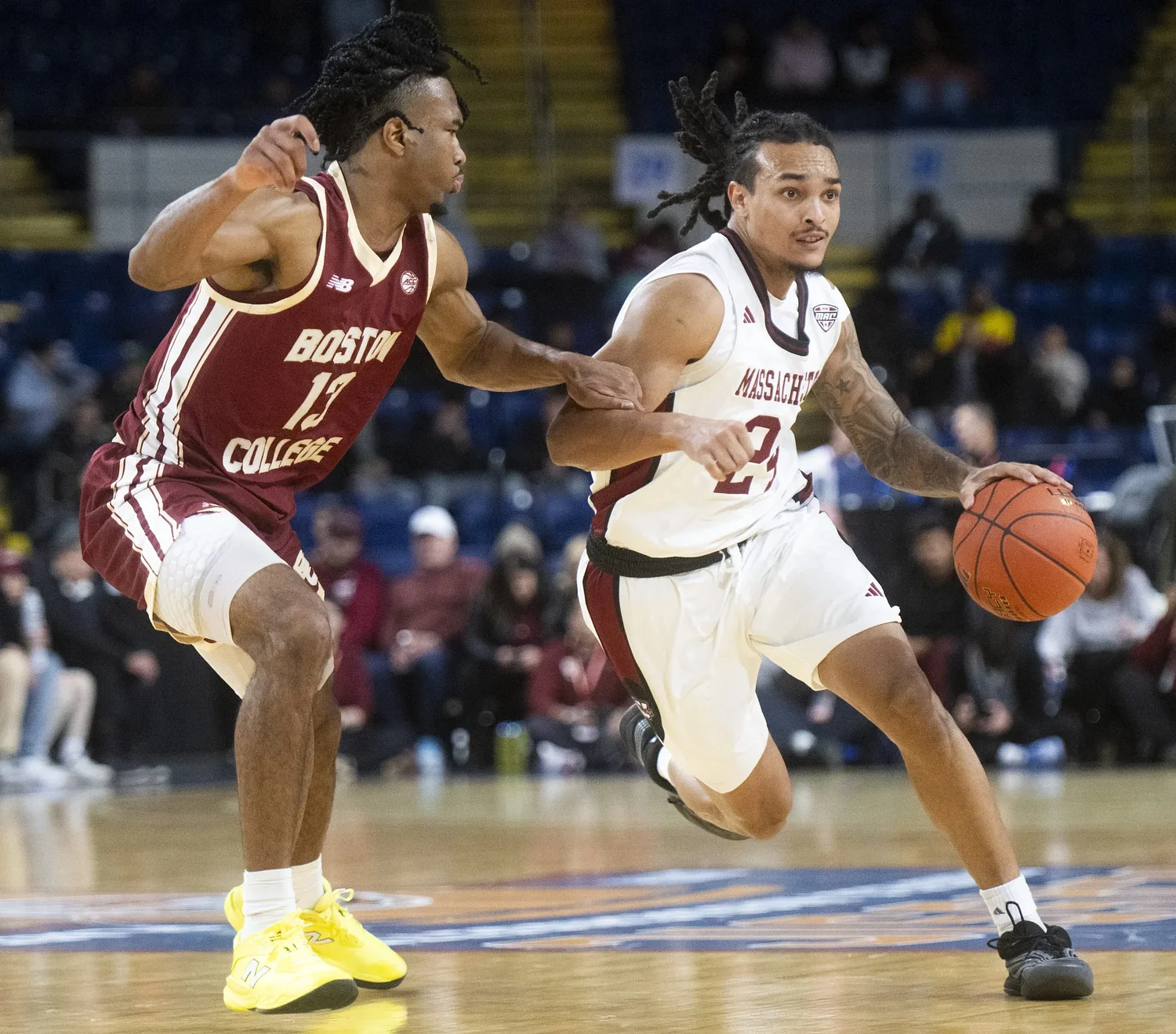 UMass basketball: Minutemen prevail over BC in 76-74 nail-biter in Hall of Fame Classic