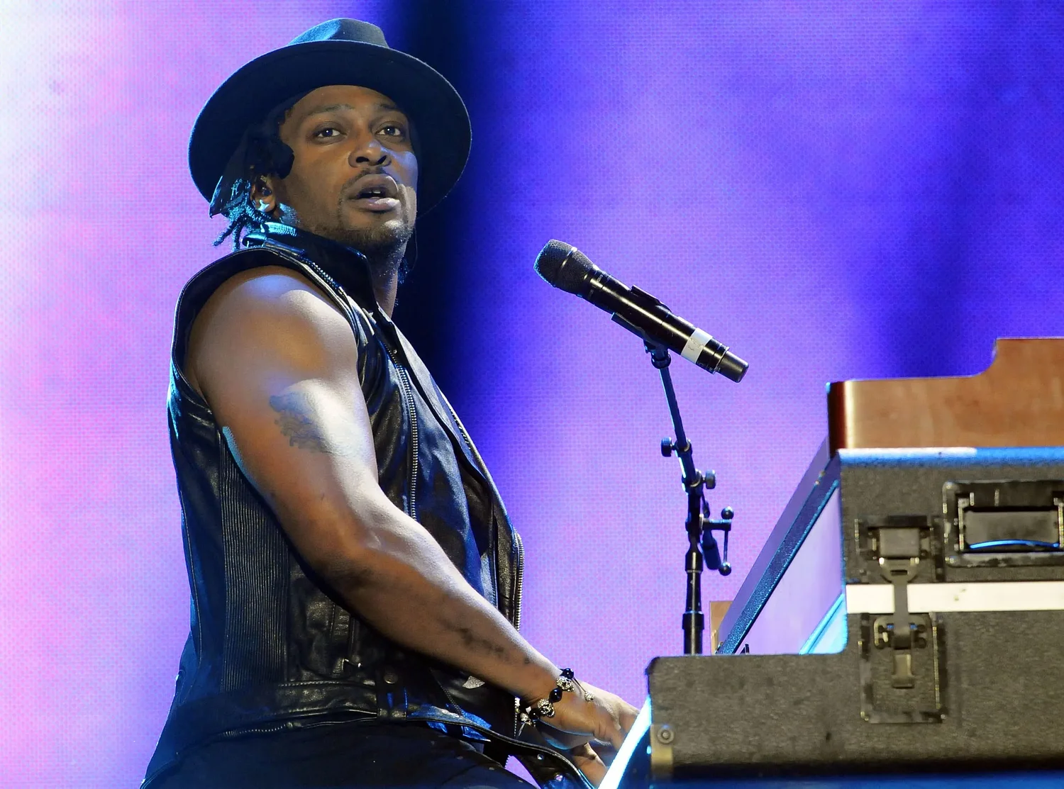 Neo-soul icon D’Angelo dies at 51 — fans, radio and the music world mourn