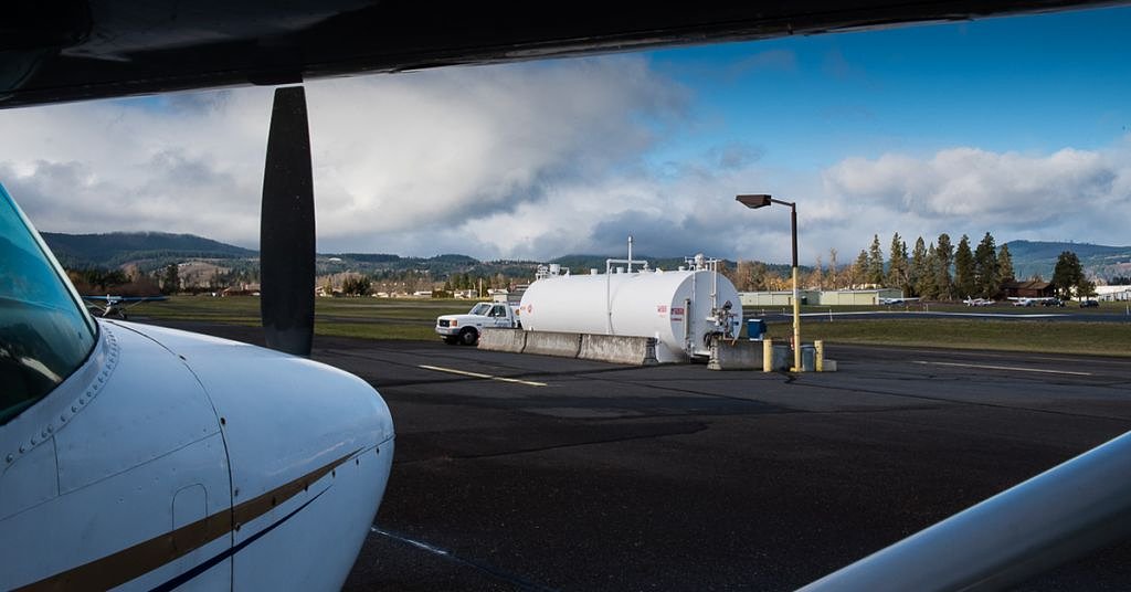 FAA indicates ban coming on leaded gas for small planes
