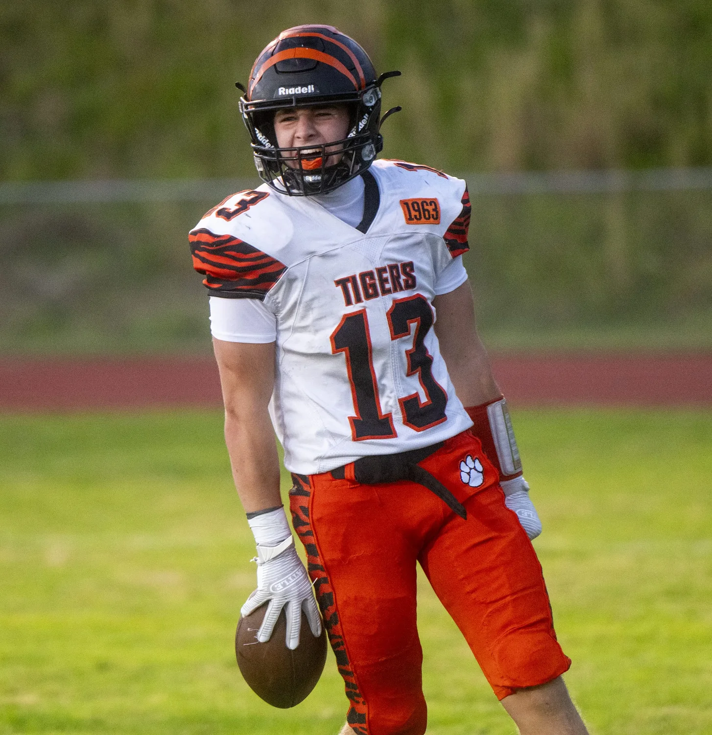 High school football: Defense, rushing attack lifts South Hadley to impressive 16-6 win over Agawam