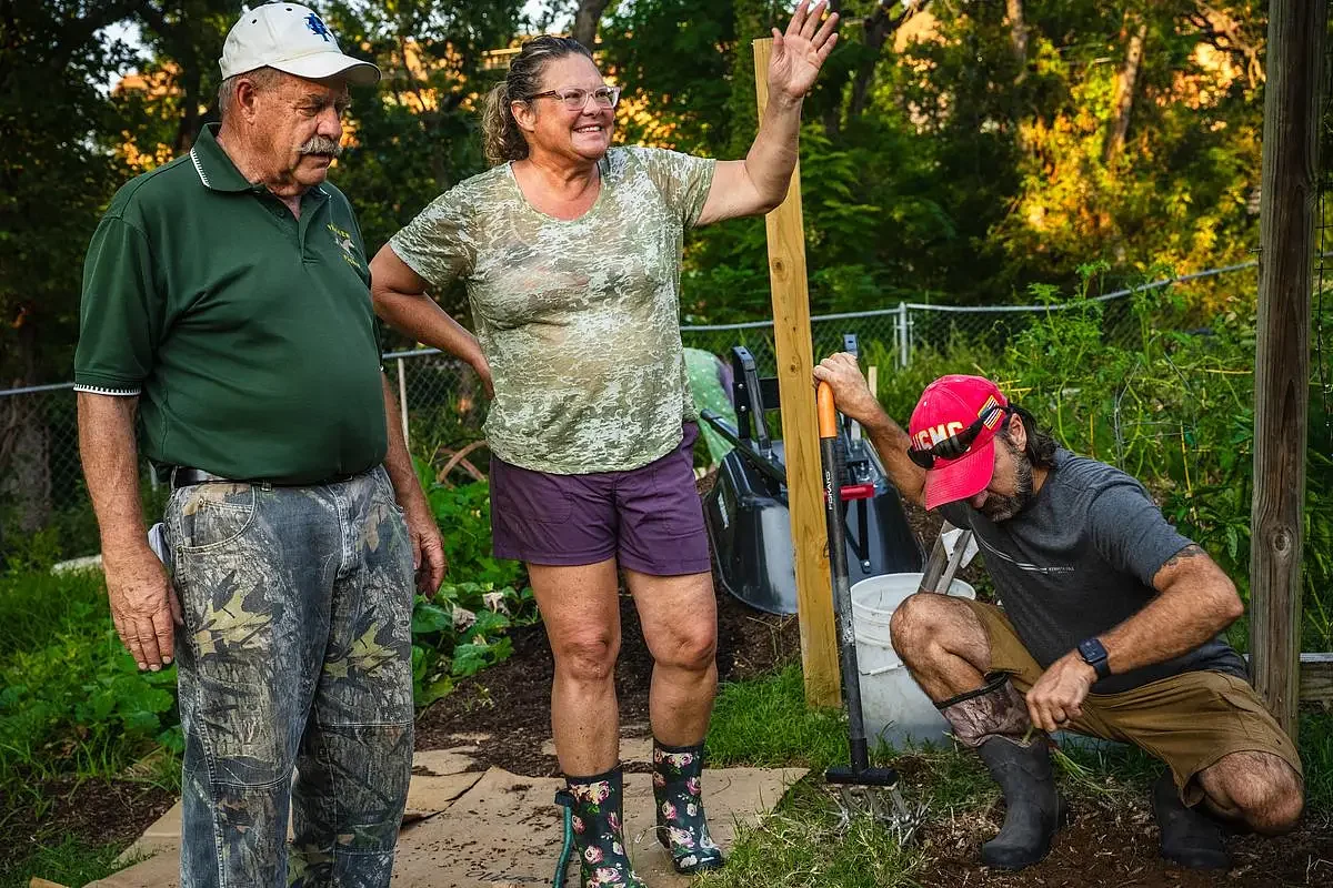 Photo essay: Cedar Ridge Community Garden brings neighbors together