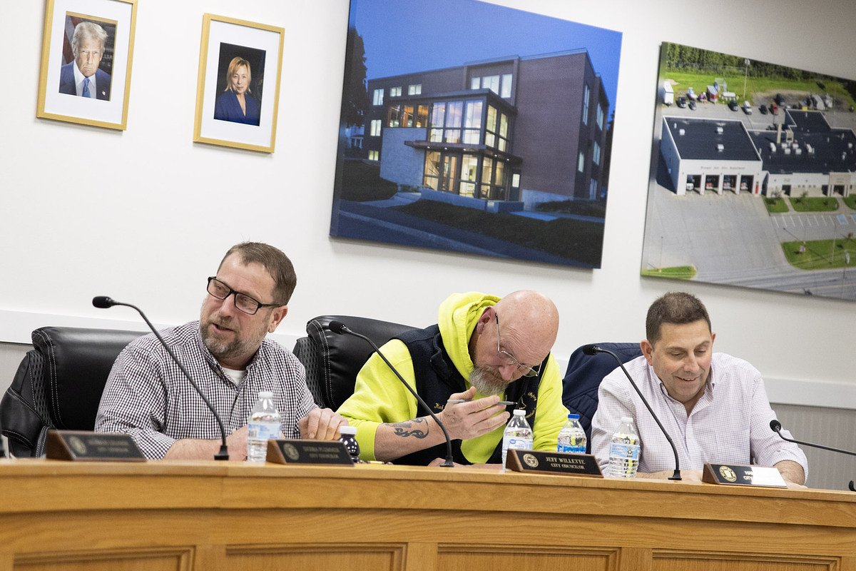 Presque Isle will consider a moratorium on new marijuana businesses