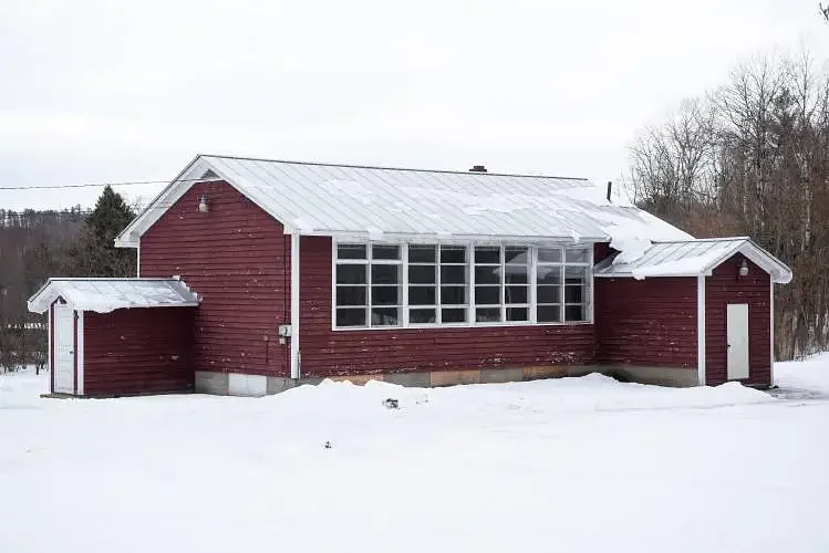 Hartland voters to decide fate of North Hartland School building