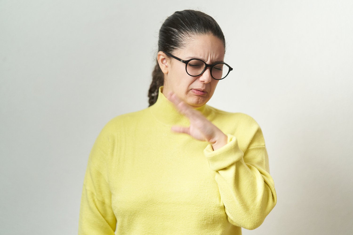 Miss Manners: One guest at dinner party insists on taking socks off; am I crazy, or is this weird?