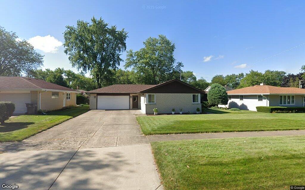 Lockport: Single-family home goes for $465,000