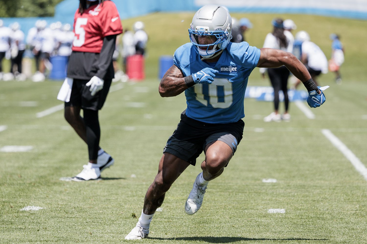 ‘Love every possession’: Lions’ RB coach challenges new back to embrace No. 2