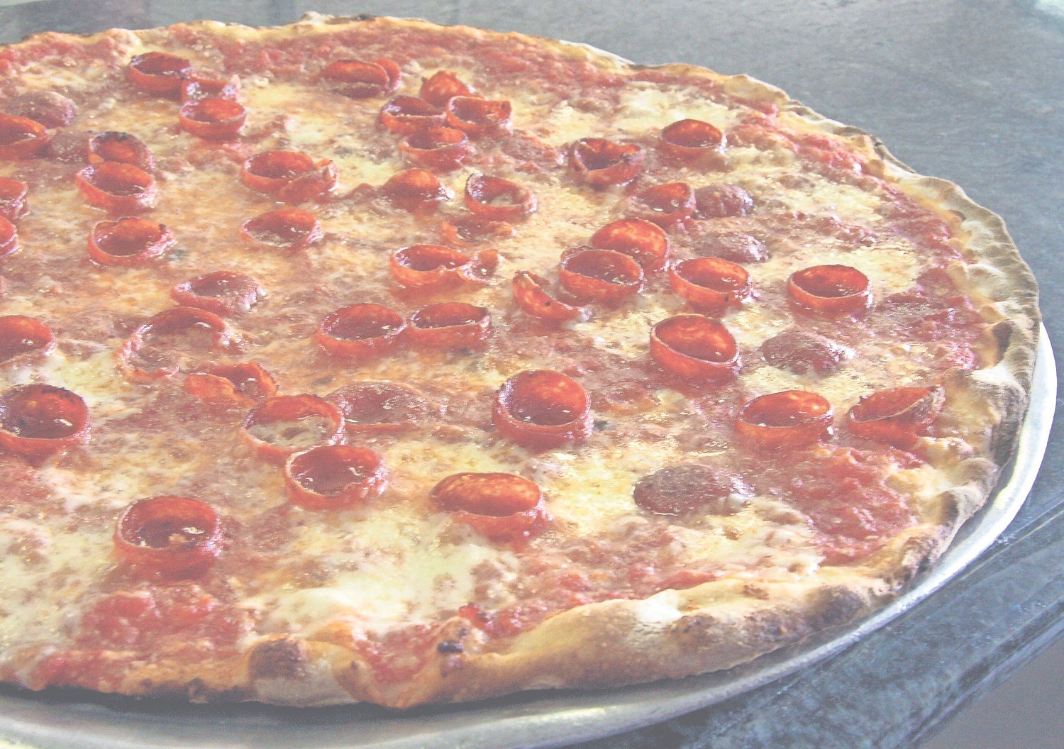 This popular pizza chain is shuttering locations across U.S., and the list is growing quickly