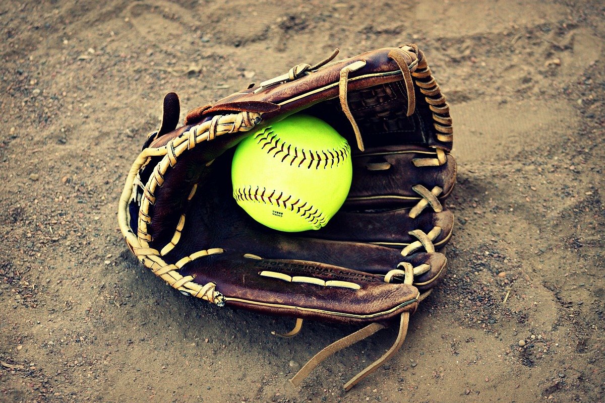 North Yarmouth Academy routs Penobscot Valley to win Class D softball title