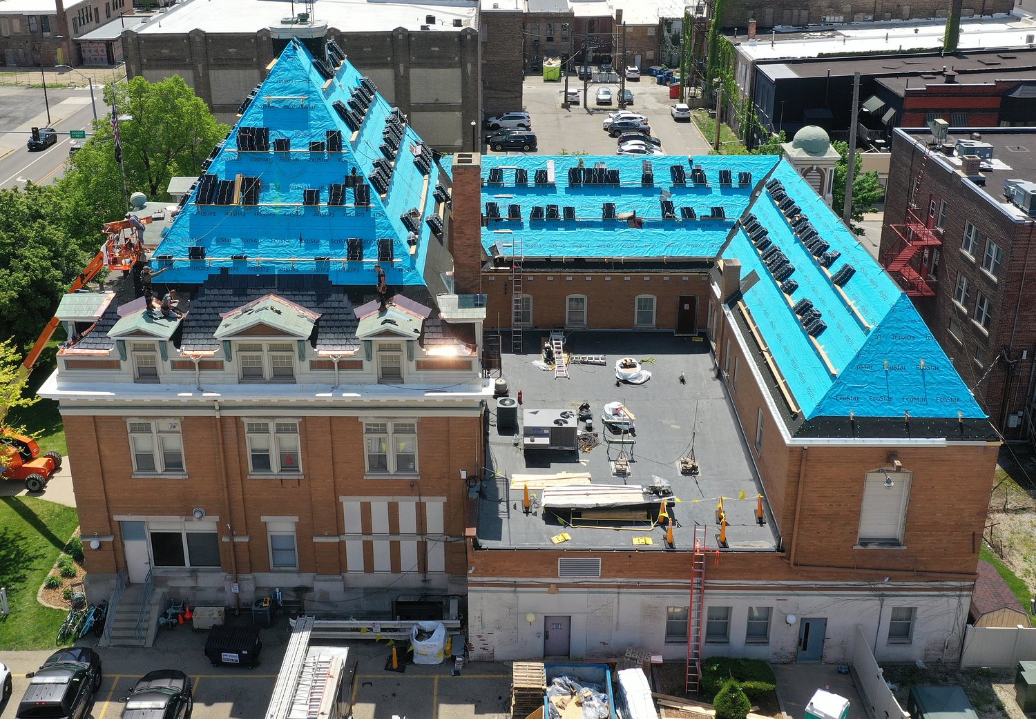 ICE in La Salle: Immigration agents in town searching for criminal suspect