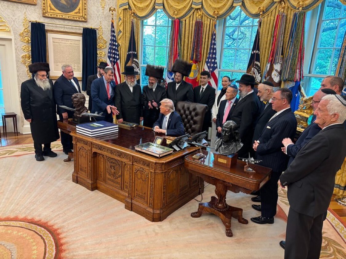 Trump hosts Jewish leaders and admin officials for Oval Office Passover commemoration